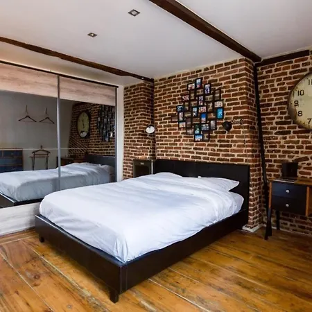 Vieux Triplex De 100 M2