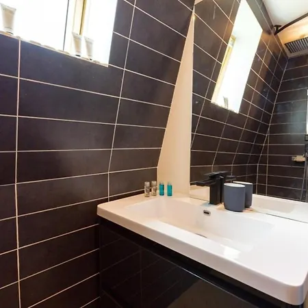 Vieux Triplex De 100 M2 * ליל